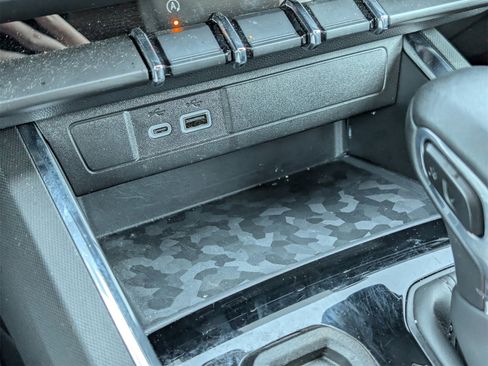 Used 2024 GMC Canyon Elevation w/ Elevation Premium Package image 16