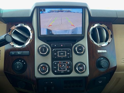 Used 2013 Ford F250 Lariat w/ Chrome Pkg image 15