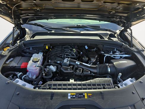 Used 2024 Jeep Grand Cherokee Limited w/ Black Appearance Package image 31