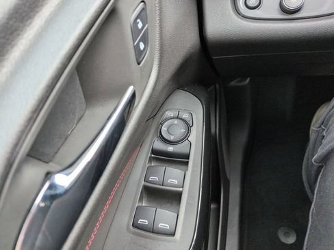 Used 2025 Chevrolet Trax RS w/ Driver Confidence Package FWD image 28