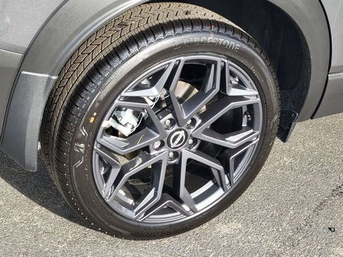 New 2026 Nissan Kicks SR w/ SR Premium Package FWD image 3