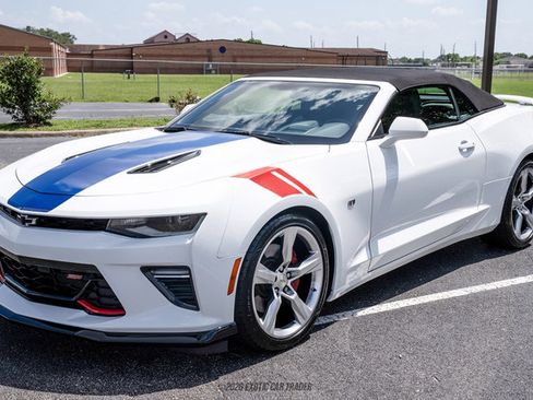 Used 2017 Chevrolet Camaro SS RWD image 16