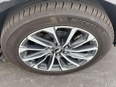 Used 2024 Cadillac Lyriq Sport image 5