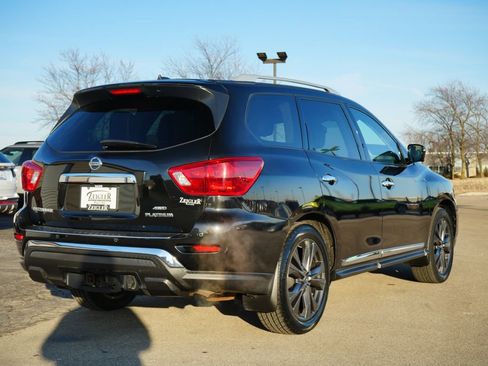 Used 2017 Nissan Pathfinder Platinum w/ Family Entertainment Package image 7