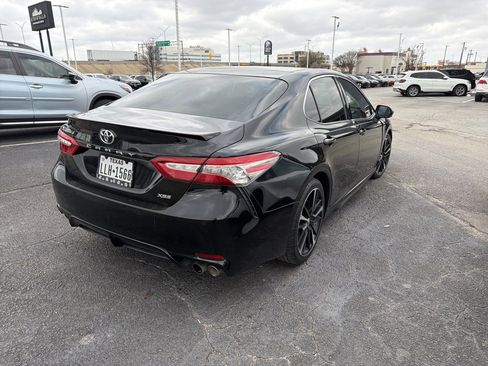 Used 2018 Toyota Camry XSE image 5