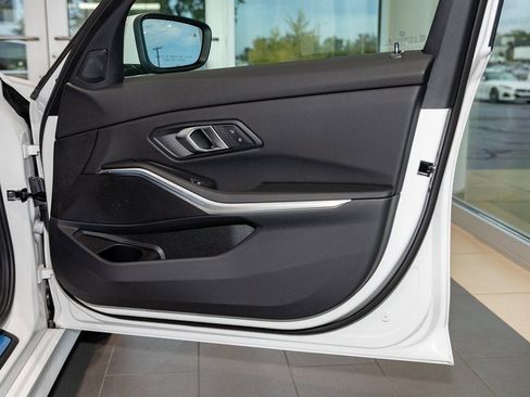 New 2025 BMW 330i xDrive Sedan w/ Convenience Package image 19