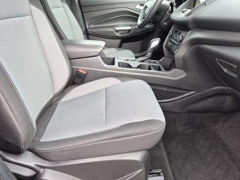 Used 2019 Ford Escape SE FWD image 18
