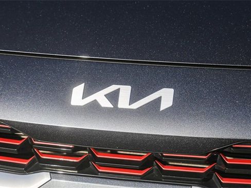 Used 2023 Kia Forte GT-Line w/ GT-Line Premium Package image 7