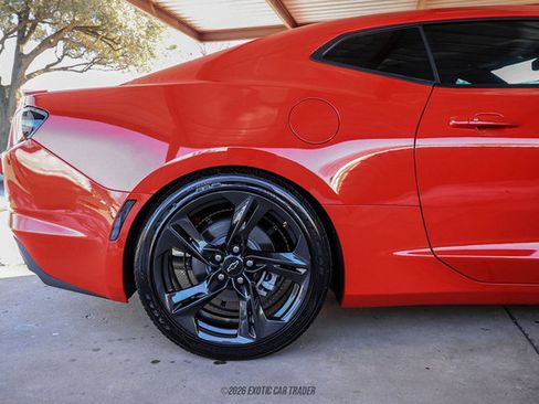 Used 2020 Chevrolet Camaro LT image 10