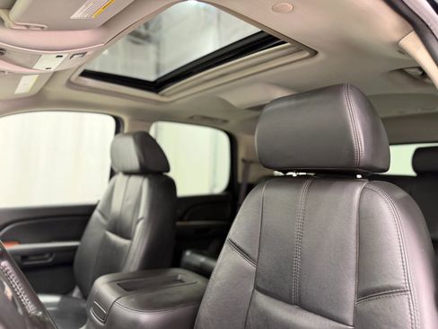 Used 2007 GMC Yukon SLT w/ SLT Preferred Equipment Group image 14