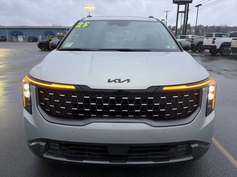 Used 2025 Kia Carnival SX w/ SX Dark Edition Package image 9