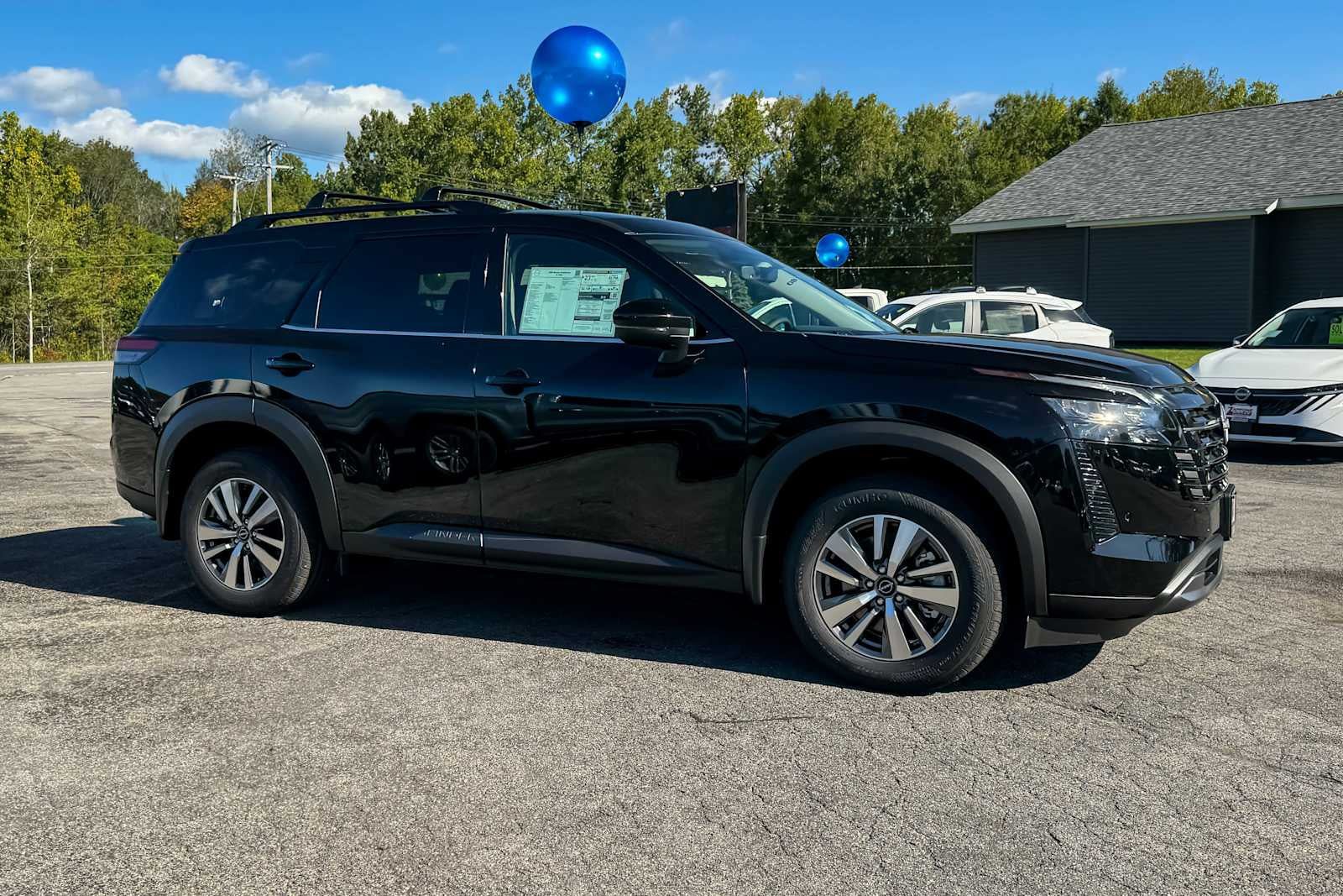 New 2026 Nissan Pathfinder SL AWD/4WD image 2