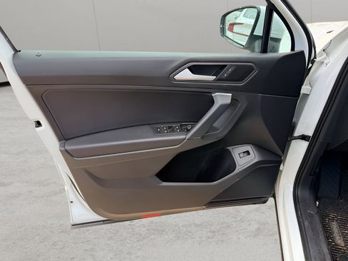 Used 2019 Volkswagen Tiguan SEL FWD image 9