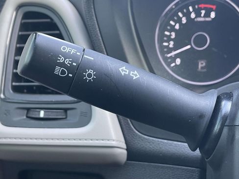 Used 2017 Honda HR-V LX image 25