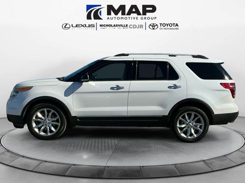 Used 2014 Ford Explorer XLT w/ Equipment Group 202A image 2