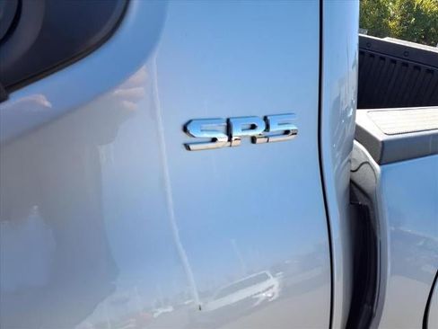 Used 2025 Toyota Tacoma SR image 5