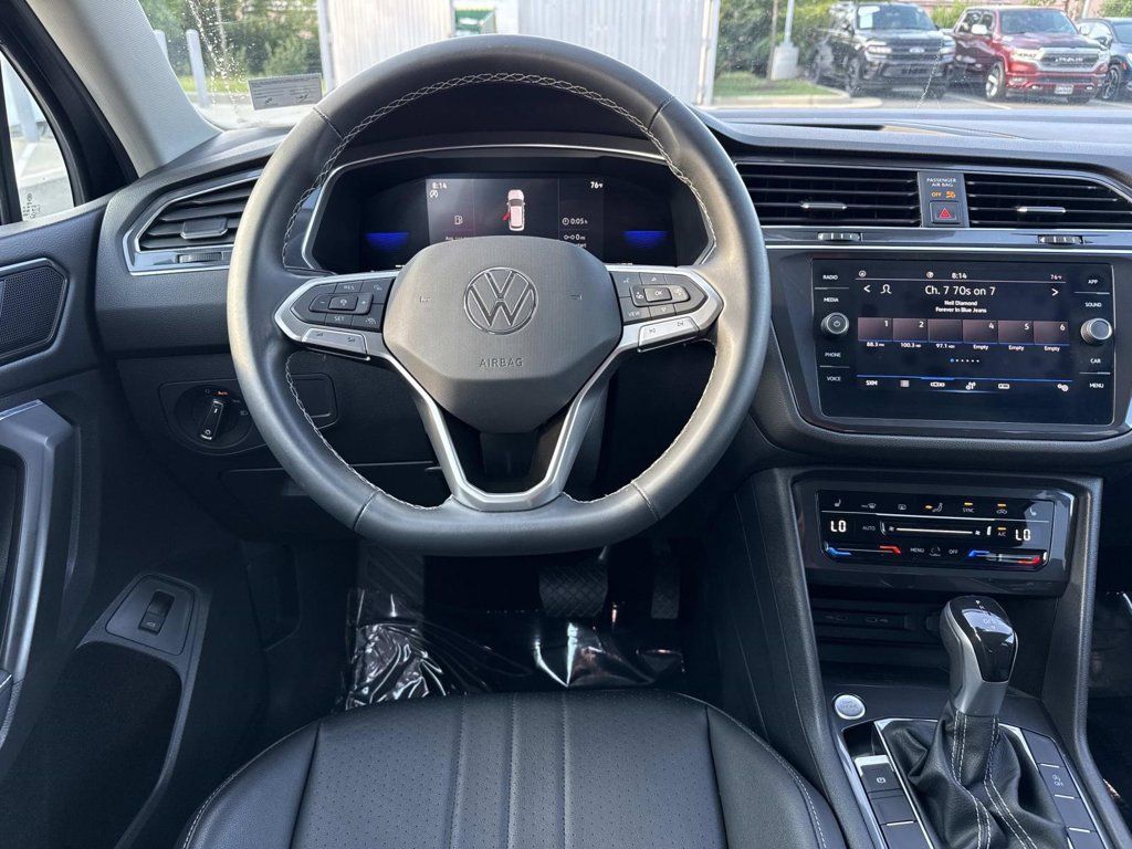 Used 2022 Volkswagen Tiguan SE FWD image 13