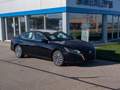 Used 2024 Nissan Altima 2.5 SV