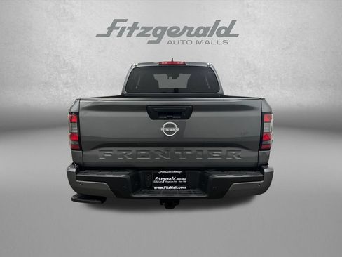 Used 2025 Nissan Frontier SV w/ Tow Package RWD image 4