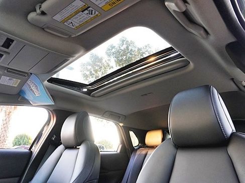 Used 2024 MAZDA CX-30 AWD 2.5 S w/ Preferred Package image 16