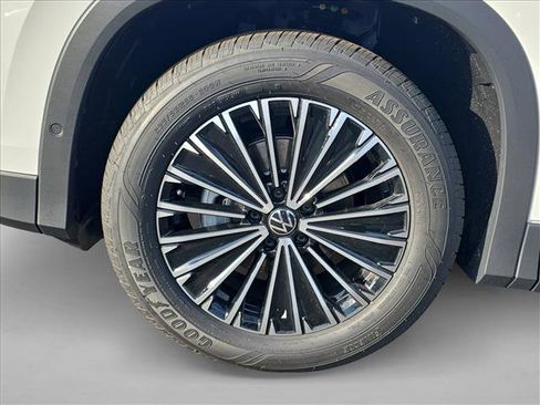 New 2026 Volkswagen Tiguan S image 10