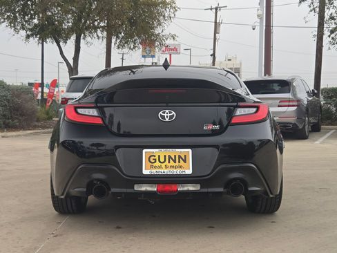 Used 2024 Toyota GR86 Premium image 6