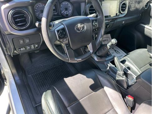Used 2021 Toyota Tacoma TRD Off-Road image 15