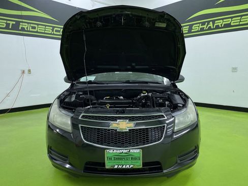 Used 2013 Chevrolet Cruze LS image 4