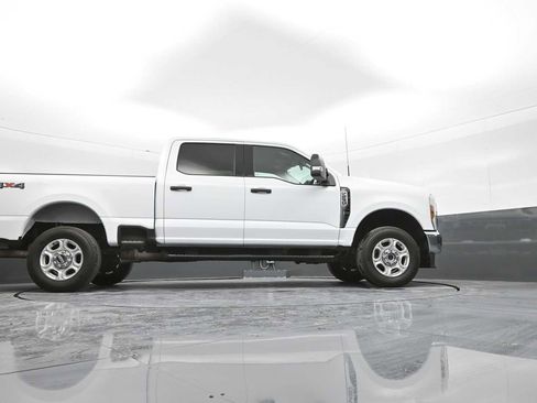 Used 2025 Ford F250 XLT image 40