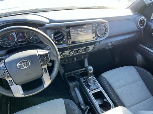 Used 2020 Toyota Tacoma TRD Off-Road image 13