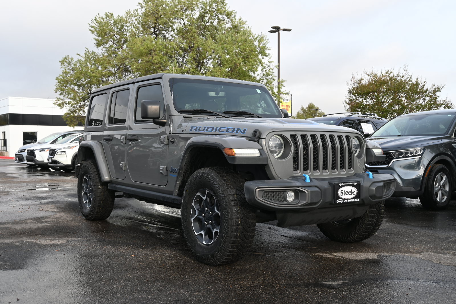 Used 2022 Jeep Wrangler Unlimited Rubicon 4xe w/ Cold Weather Group AWD/4WD image 3
