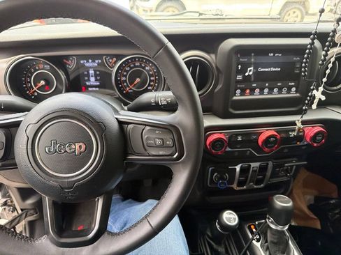 Used 2023 Jeep Gladiator Sport AWD/4WD image 6