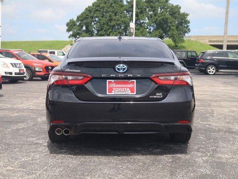 Used 2023 Toyota Camry SE FWD image 5