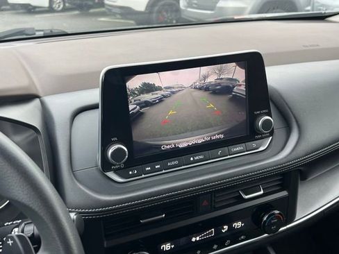 Used 2023 Nissan Rogue SV image 22