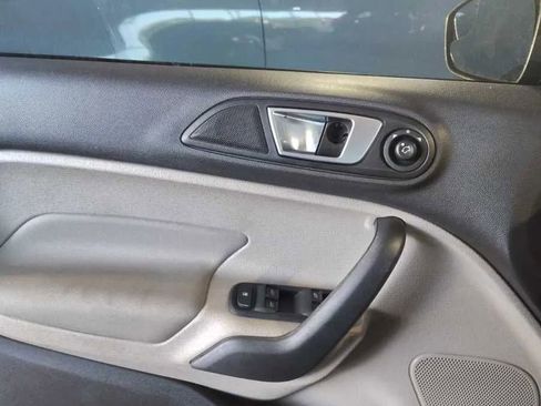 Used 2015 Ford Fiesta SE w/ Comfort Package FWD image 7