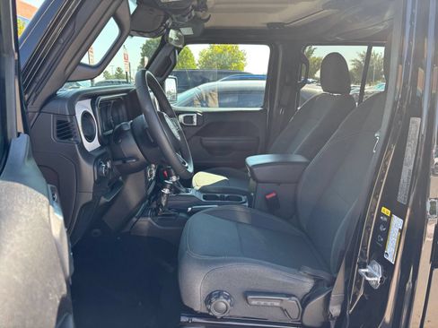 Used 2025 Jeep Wrangler Unlimited Sport AWD/4WD image 25