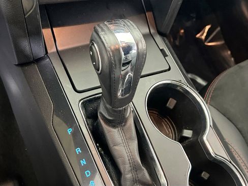 Used 2018 Ford Explorer XLT w/ Equipment Group 202A image 16