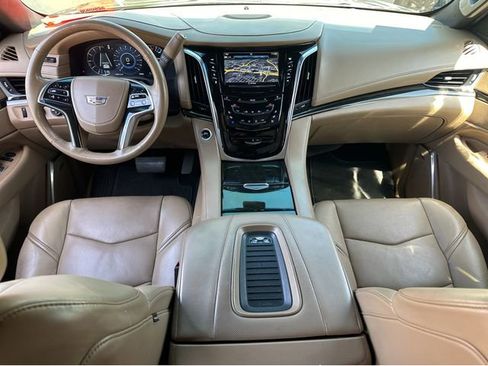 Used 2018 Cadillac Escalade ESV Platinum image 8