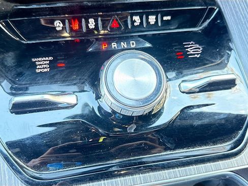 Used 2024 Jeep Wagoneer Series III image 18