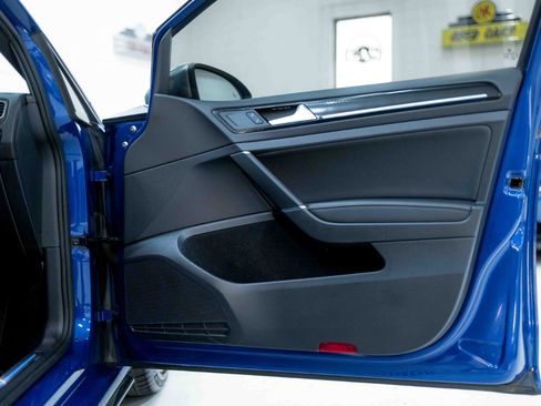 Used 2018 Volkswagen Golf R 4-Door image 48