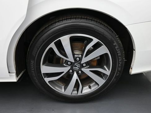 Certified 2024 Honda Odyssey Touring image 27