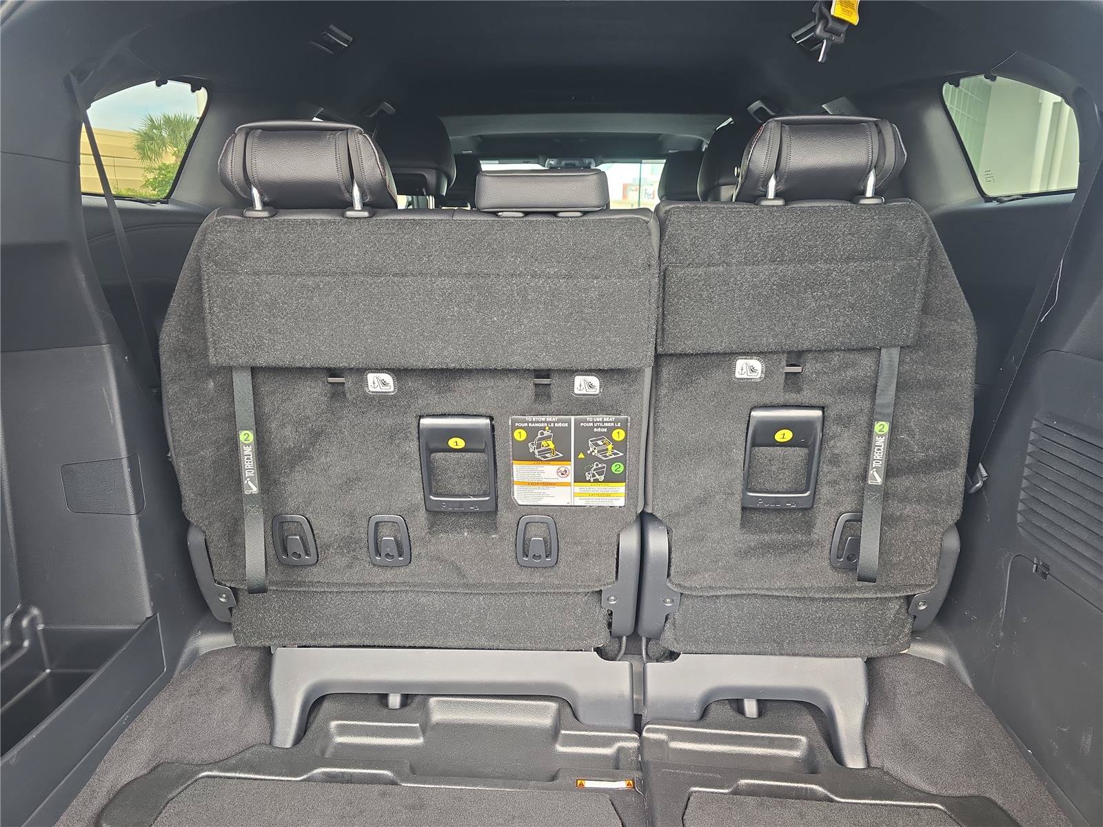 Used 2025 Toyota Sienna XSE w/ XSE Premium Package FWD image 9