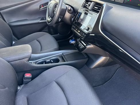 Used 2019 Toyota Prius LE w/ Preferred Accessory Package AWD/4WD image 16