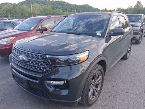 Used 2021 Ford Explorer XLT w/ Equipment Group 202A AWD/4WD image 2