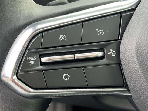 Certified 2025 Chevrolet Traverse LT w/ Sun and Wheel Package image 22