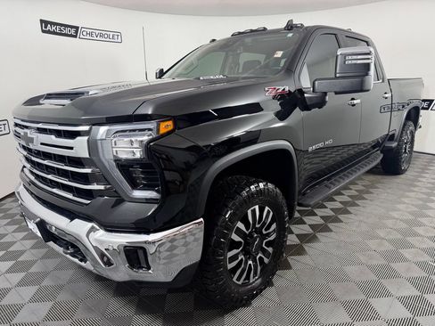 Used 2025 Chevrolet Silverado 2500 LTZ w/ LTZ Plus Package AWD/4WD image 2