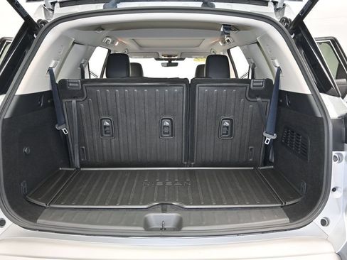 Used 2023 Nissan Pathfinder Platinum AWD/4WD image 11