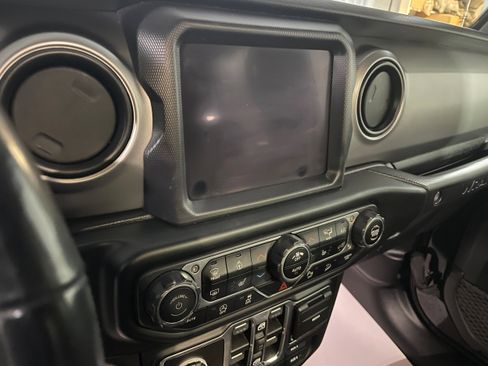 Used 2021 Jeep Wrangler Unlimited Sport image 11