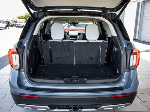 Used 2025 Ford Explorer Active w/ Active Comfort Package RWD image 16