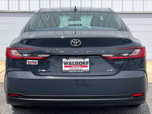 Used 2025 Toyota Camry LE FWD image 5